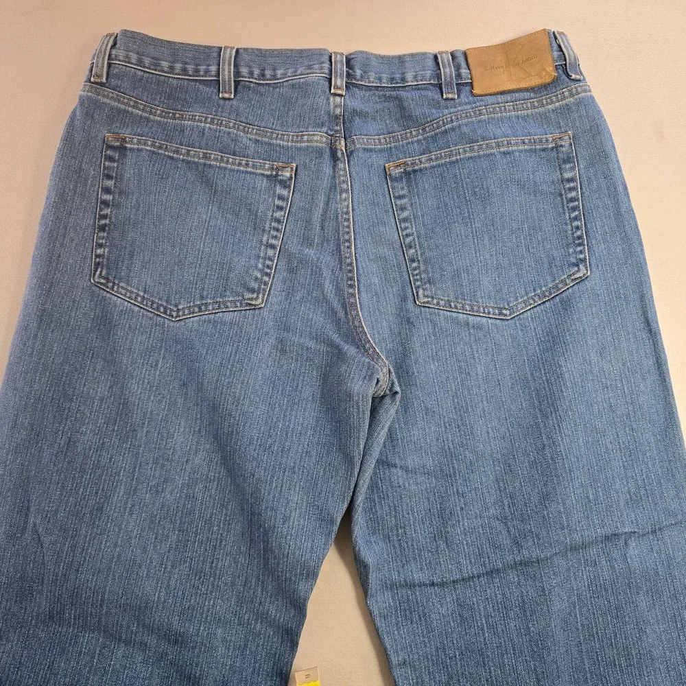 Calvin Klein Jeans Men's 38 x 31 Blue Medium Wash Straight Leg Relaxed Fit